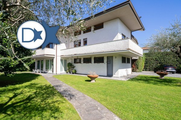 casa indipendente in vendita a Forte dei Marmi