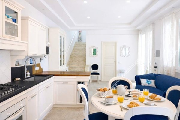 casa indipendente in vendita a Forte dei Marmi