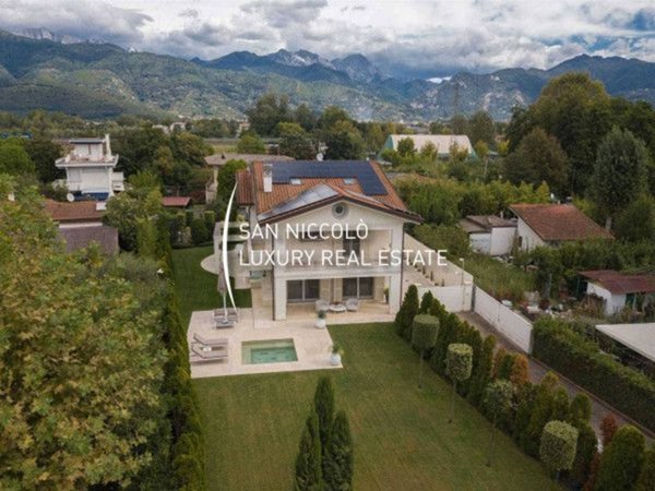 casa indipendente in vendita a Forte dei Marmi