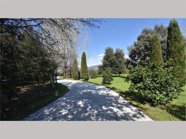 casa indipendente in vendita a Forte dei Marmi in zona Vaiana