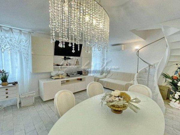 casa indipendente in vendita a Forte dei Marmi