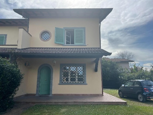 casa indipendente in vendita a Forte dei Marmi