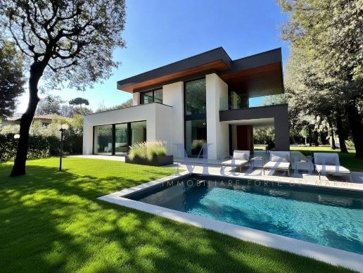 casa indipendente in vendita a Forte dei Marmi in zona Roma Imperiale