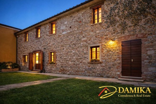 casa indipendente in vendita a Forte dei Marmi