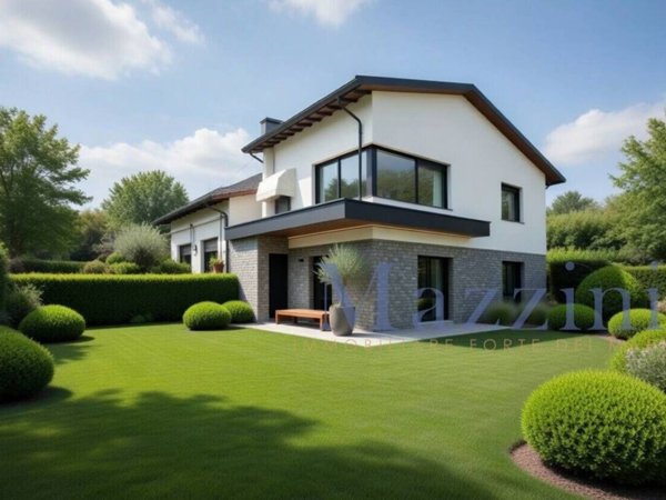 casa indipendente in vendita a Forte dei Marmi in zona Vittoria Apuana