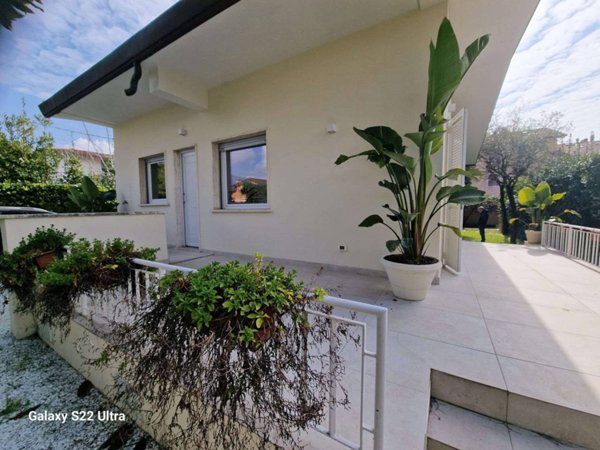 casa indipendente in vendita a Forte dei Marmi
