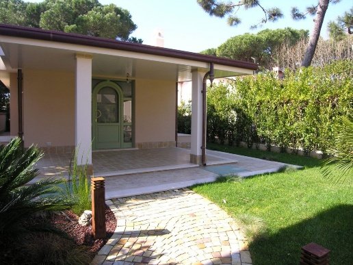 casa indipendente in vendita a Forte dei Marmi in zona Vittoria Apuana