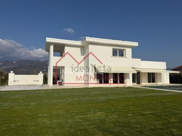 casa indipendente in vendita a Forte dei Marmi