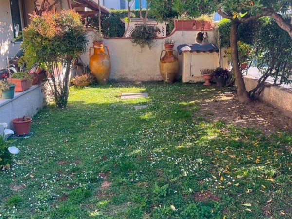 casa indipendente in vendita a Forte dei Marmi