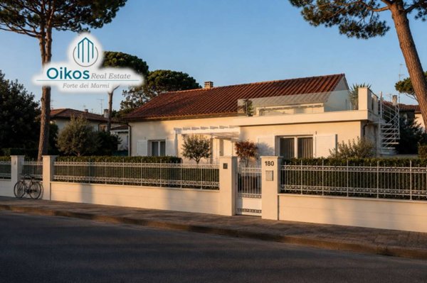 casa indipendente in vendita a Forte dei Marmi