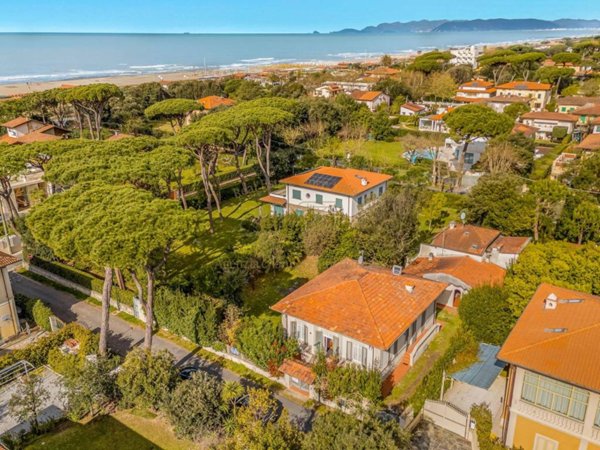 casa indipendente in vendita a Forte dei Marmi
