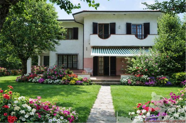 casa indipendente in vendita a Forte dei Marmi in zona Roma Imperiale