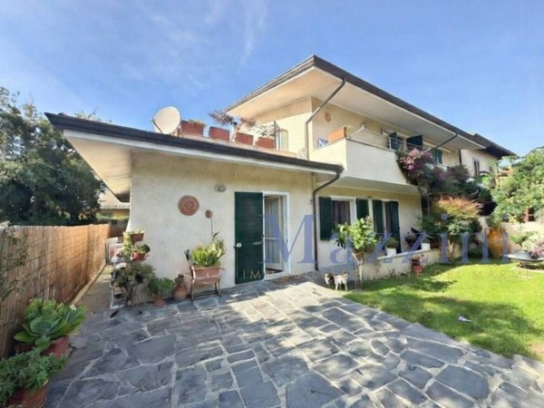 casa indipendente in vendita a Forte dei Marmi