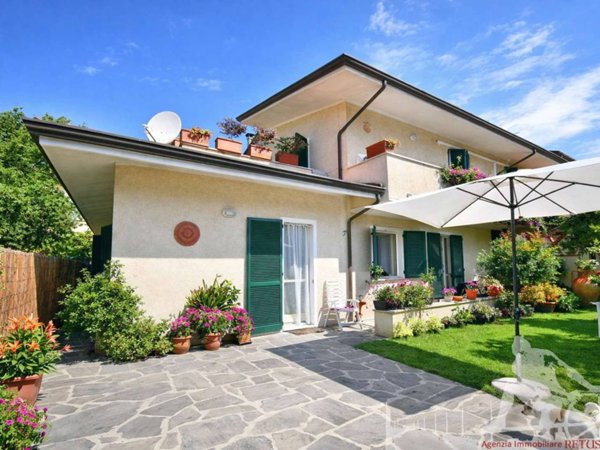 casa indipendente in vendita a Forte dei Marmi