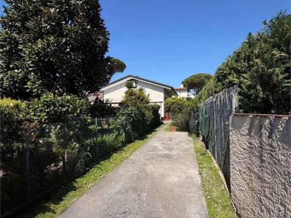 casa indipendente in vendita a Forte dei Marmi