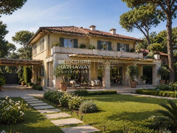 casa indipendente in vendita a Forte dei Marmi in zona Roma Imperiale