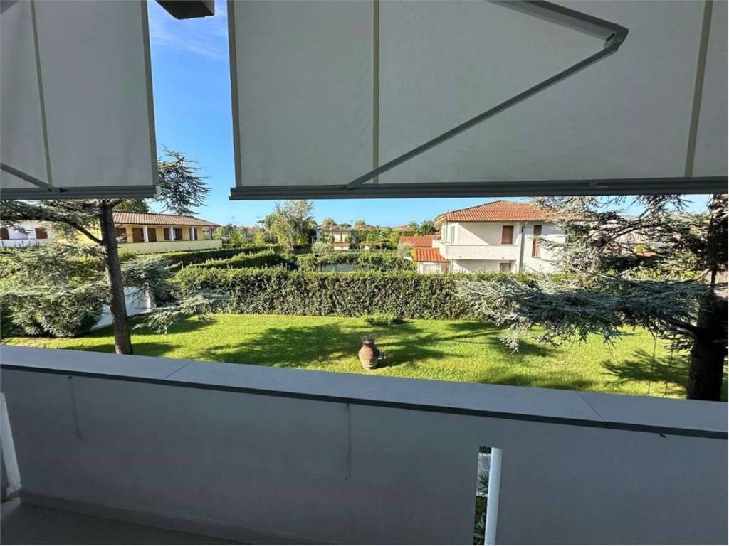 appartamento in vendita a Forte dei Marmi in zona Vittoria Apuana