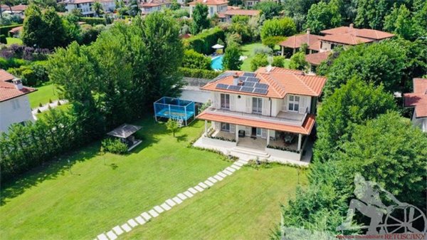 casa indipendente in vendita a Forte dei Marmi