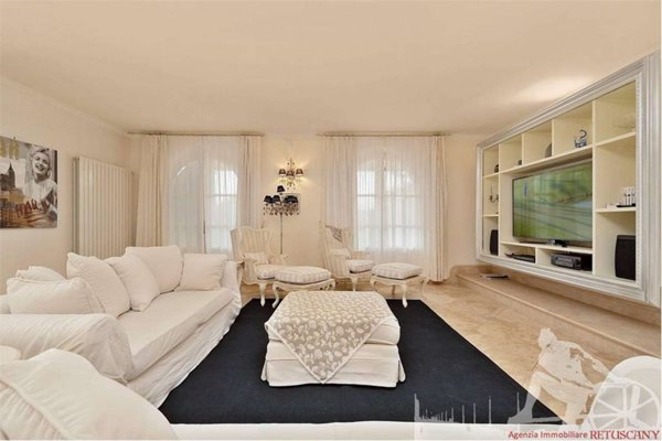 casa indipendente in vendita a Forte dei Marmi in zona Vittoria Apuana