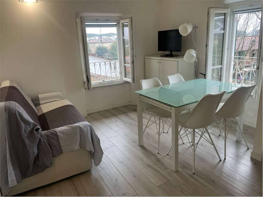 appartamento in vendita a Forte dei Marmi in zona Vittoria Apuana