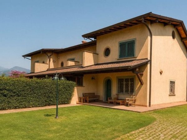 casa indipendente in vendita a Forte dei Marmi