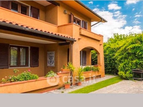 casa indipendente in vendita a Forte dei Marmi