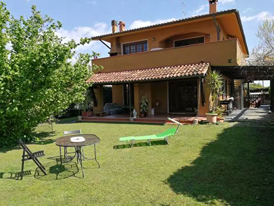 casa indipendente in vendita a Forte dei Marmi in zona Vittoria Apuana