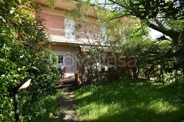 casa indipendente in vendita a Forte dei Marmi in zona Vittoria Apuana