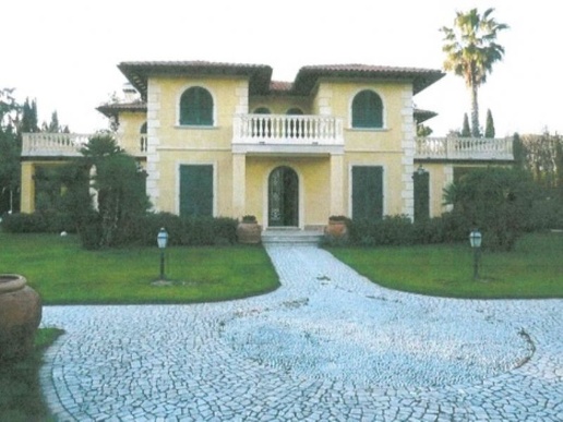 casa indipendente in vendita a Forte dei Marmi in zona Roma Imperiale