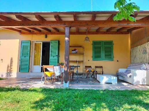 casa indipendente in vendita a Forte dei Marmi in zona Vittoria Apuana