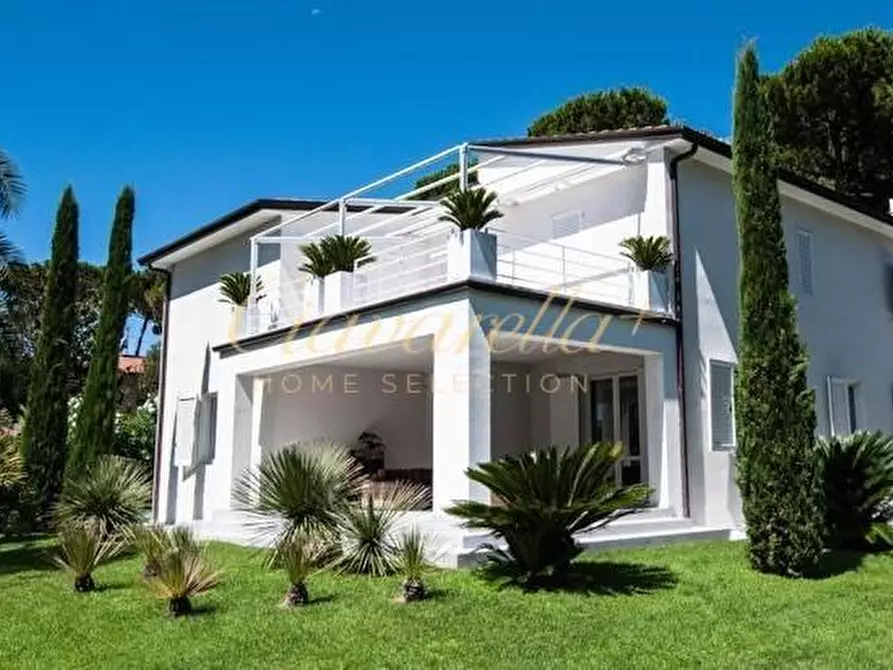 casa indipendente in vendita a Forte dei Marmi in zona Roma Imperiale
