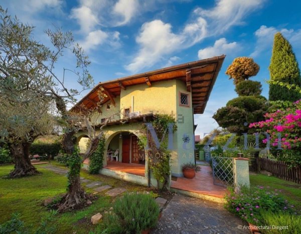 casa indipendente in vendita a Forte dei Marmi