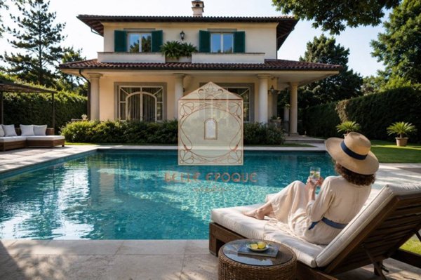 casa indipendente in vendita a Forte dei Marmi in zona Vittoria Apuana