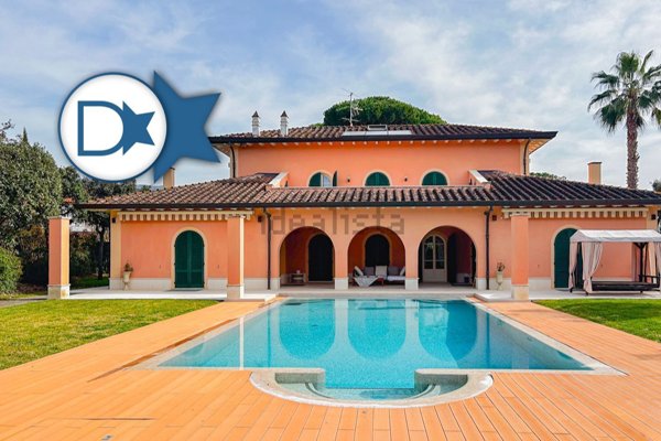 casa indipendente in vendita a Forte dei Marmi in zona Vittoria Apuana