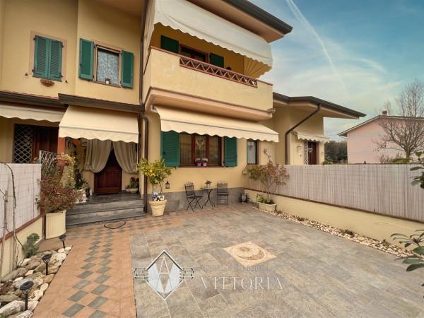 casa indipendente in vendita a Forte dei Marmi in zona Vittoria Apuana