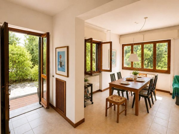 casa indipendente in vendita a Forte dei Marmi in zona Vittoria Apuana