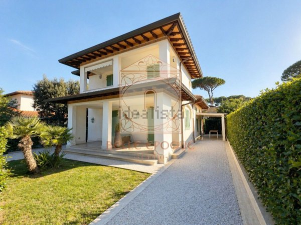 casa indipendente in vendita a Forte dei Marmi in zona Vittoria Apuana