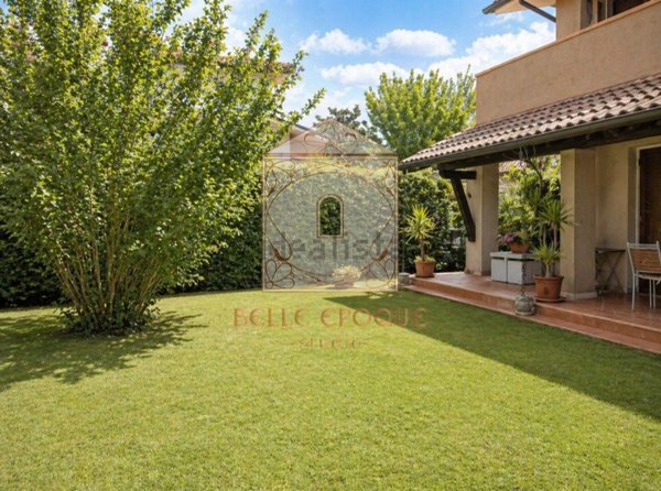 casa indipendente in vendita a Forte dei Marmi