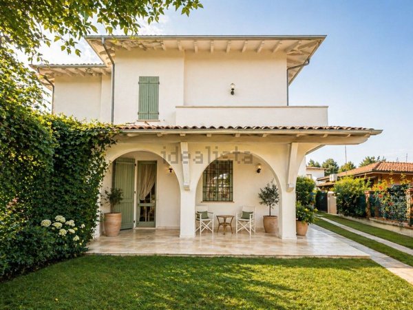 casa indipendente in vendita a Forte dei Marmi