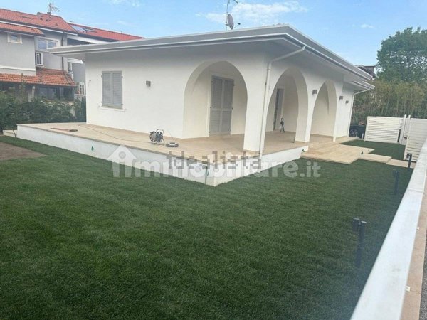 casa indipendente in vendita a Forte dei Marmi