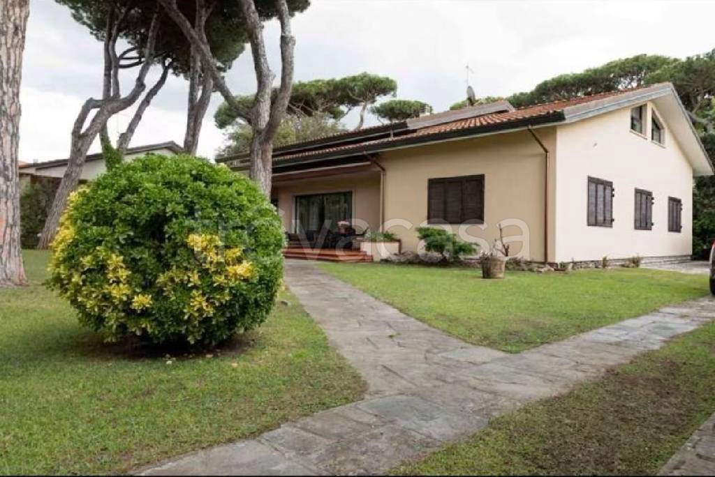 casa indipendente in vendita a Forte dei Marmi in zona Vittoria Apuana