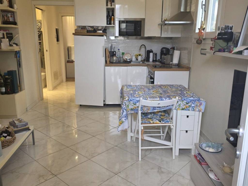 appartamento in vendita a Forte dei Marmi in zona Vittoria Apuana