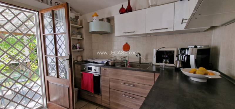 casa indipendente in vendita a Forte dei Marmi in zona Vittoria Apuana