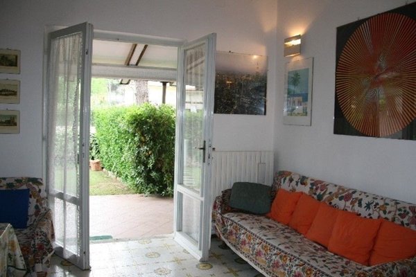 casa indipendente in vendita a Forte dei Marmi in zona Vittoria Apuana