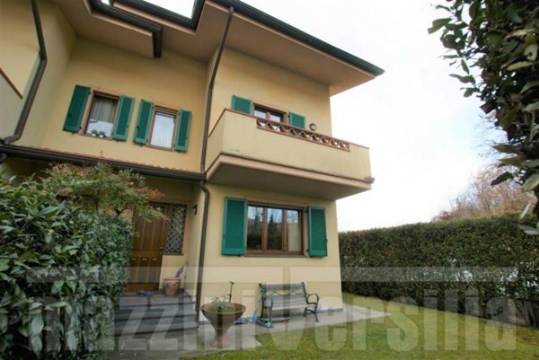casa indipendente in vendita a Forte dei Marmi in zona Vittoria Apuana