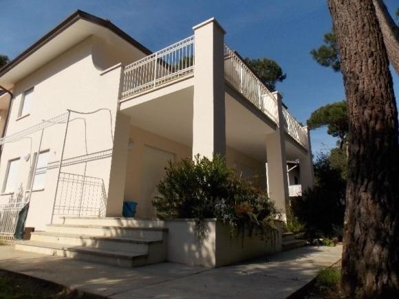 casa indipendente in vendita a Forte dei Marmi in zona Vittoria Apuana
