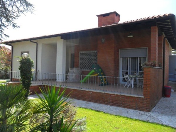 casa indipendente in vendita a Forte dei Marmi