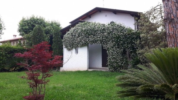 casa indipendente in vendita a Forte dei Marmi in zona Vittoria Apuana