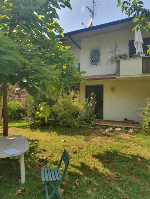 casa indipendente in vendita a Forte dei Marmi