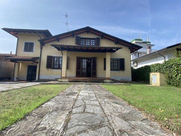 casa indipendente in vendita a Forte dei Marmi in zona Vittoria Apuana